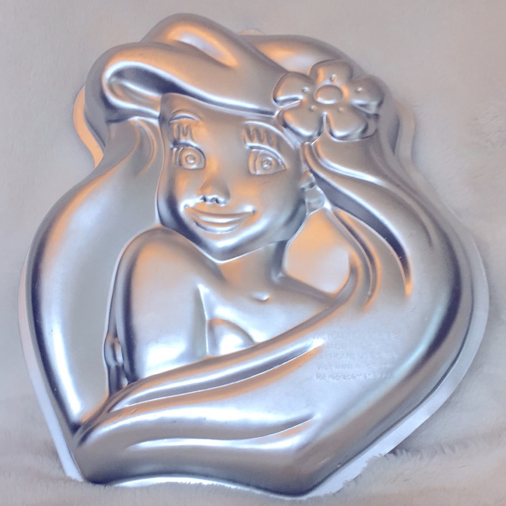 $12 - Disney’s Ariel The Little Mermaid Cake Pan by Wilton NWOT